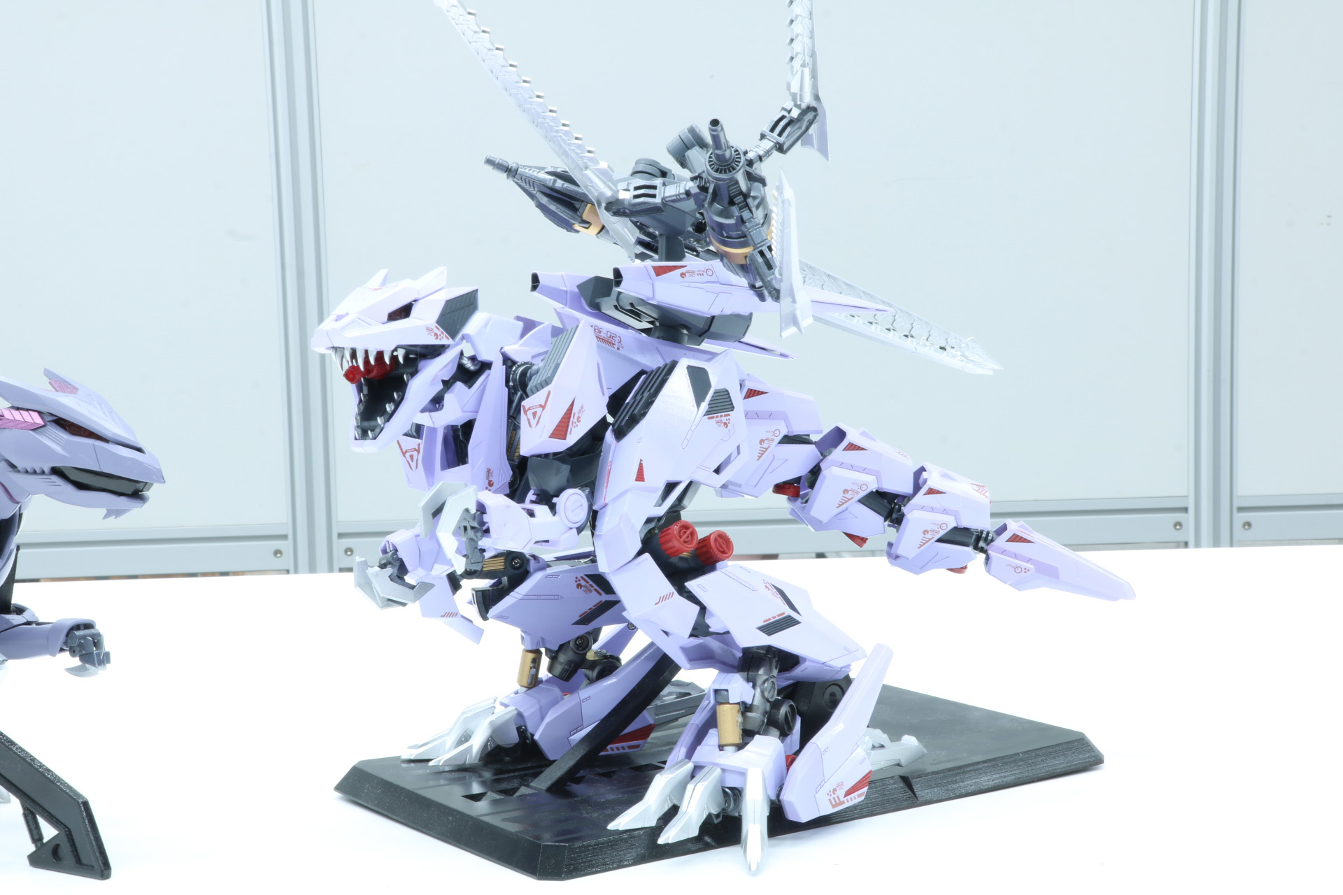 可動に特化したエッジの利いたデザインに生まれ変わったバーサークフューラー