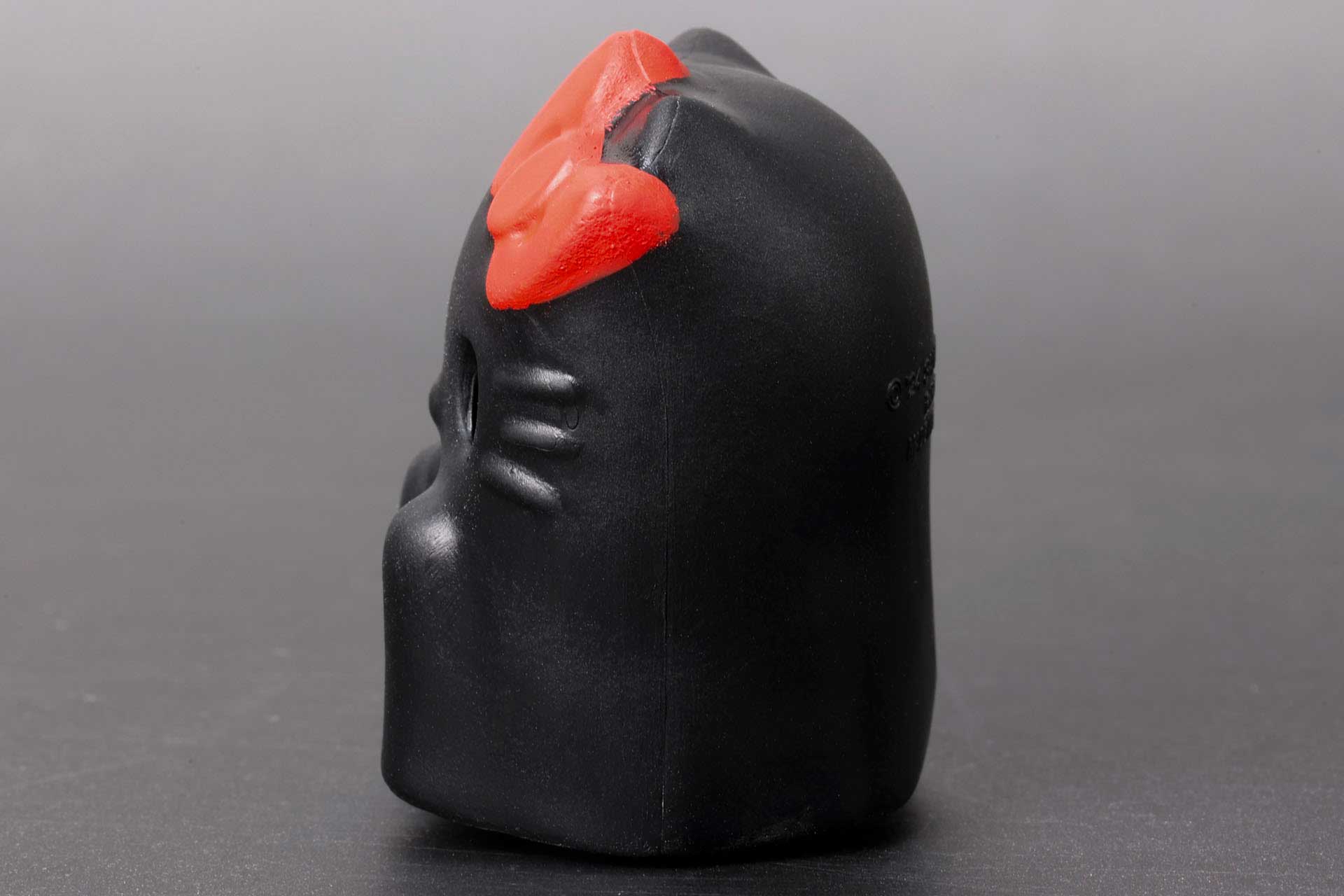 横から見ると、少しずんぐりしている