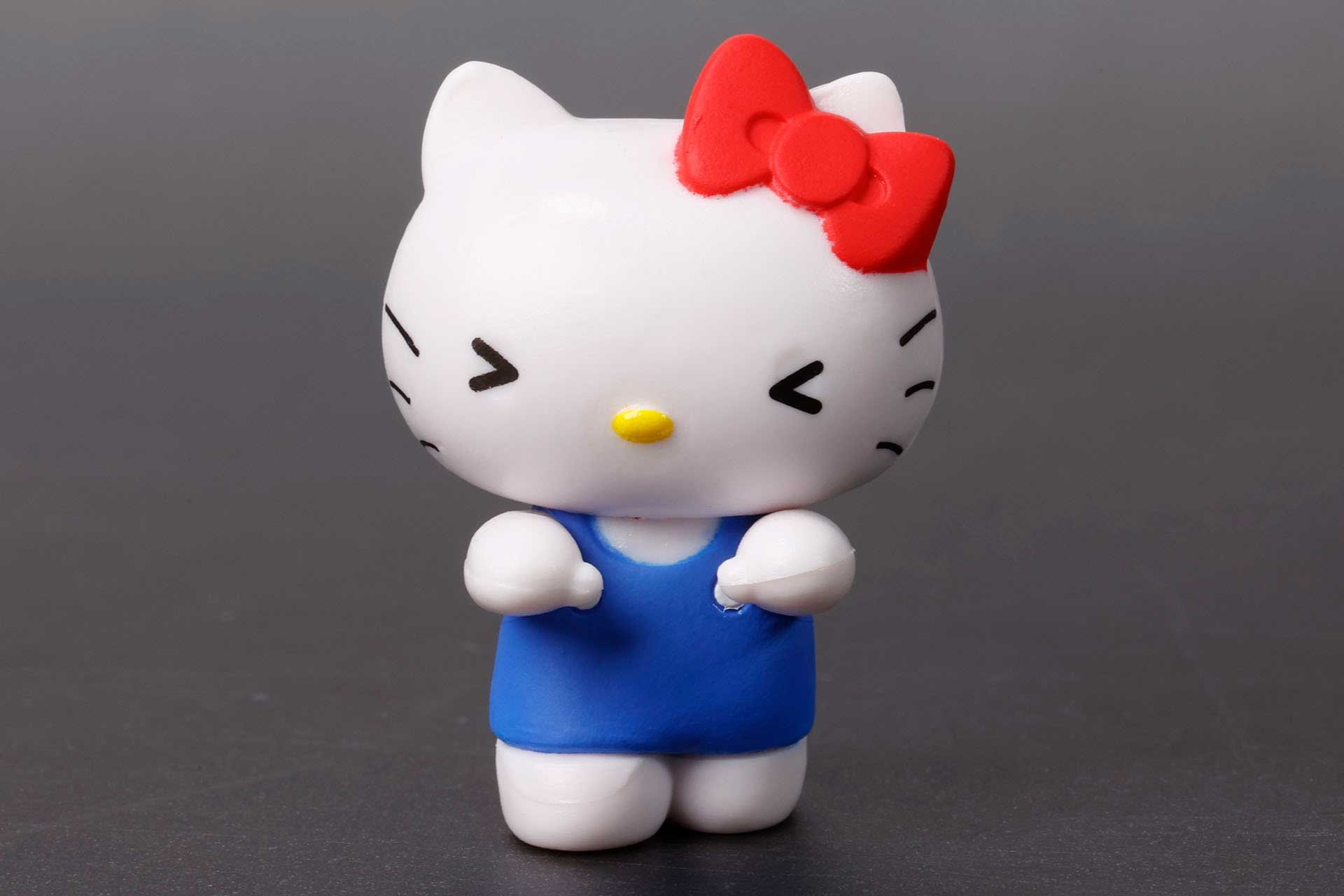 中からキュートなキティが出現！