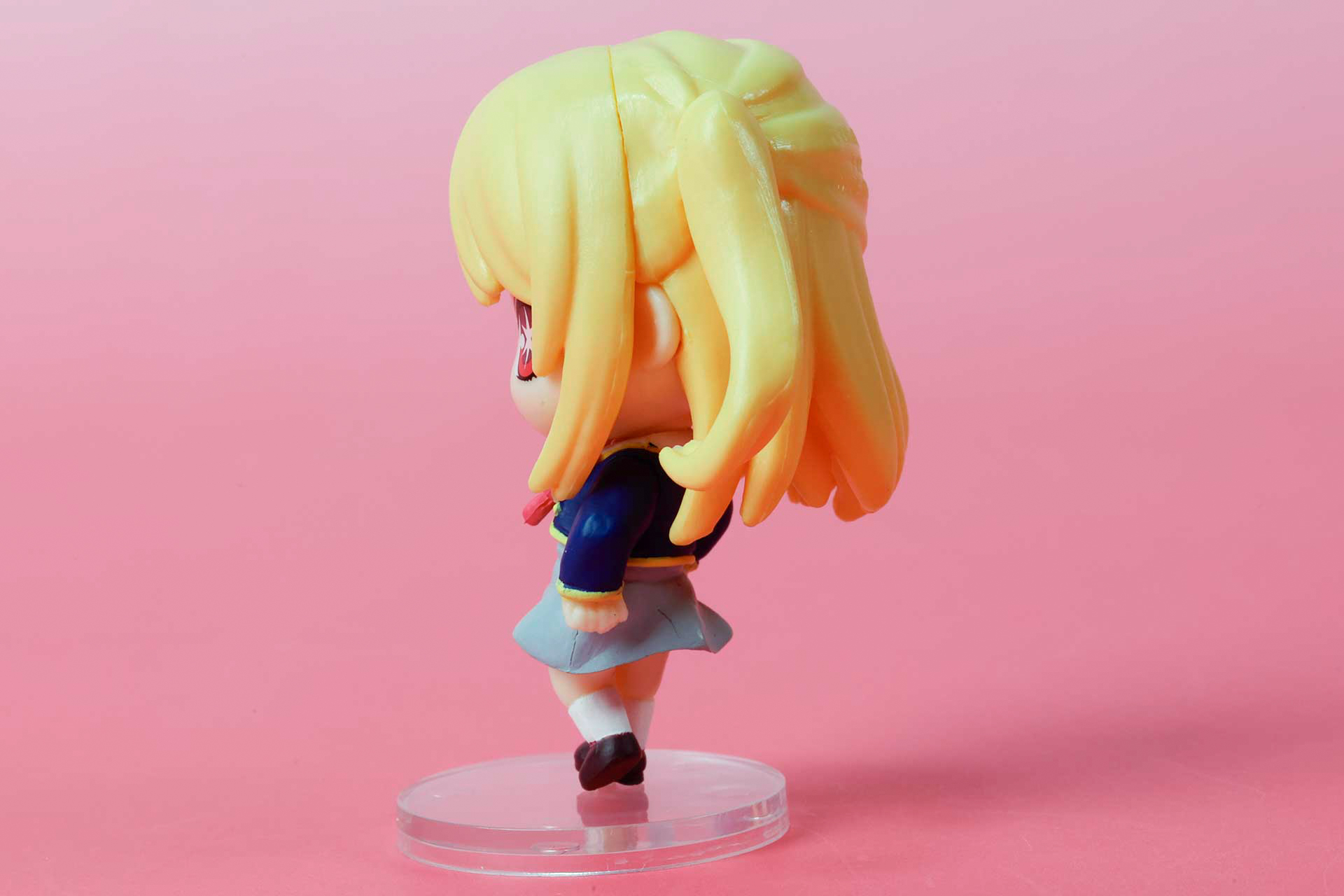 ひらひらとしたスカートなど細かく作りこまれている