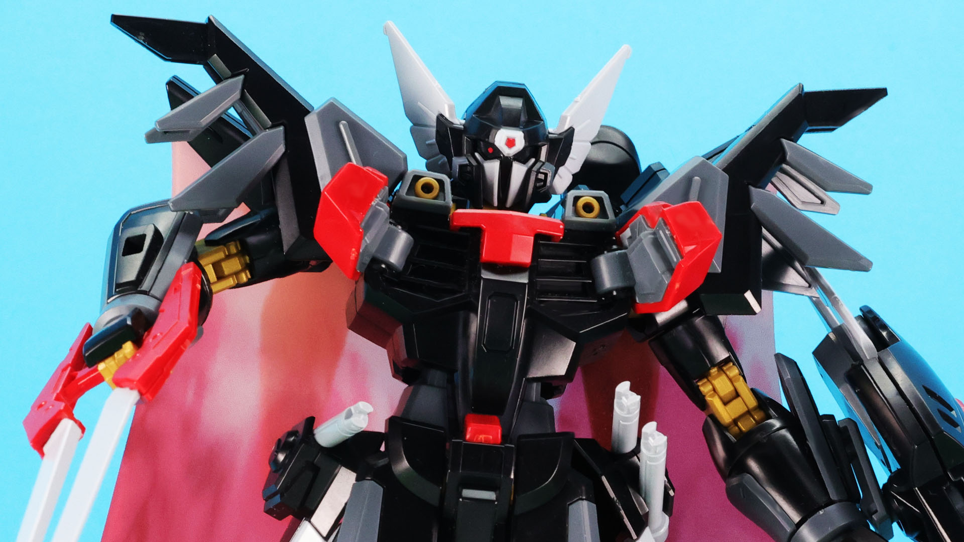 胸部ハッチを開放、「近接短針投射システム」を一斉掃射！