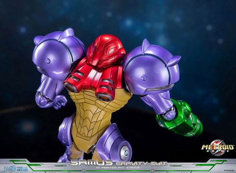 メトロイド プライム」グラビティスーツ姿のサムスがスタチューに