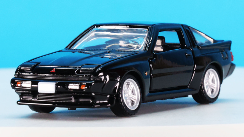 角ばったボディシェイプのスタリオンらしさを表現