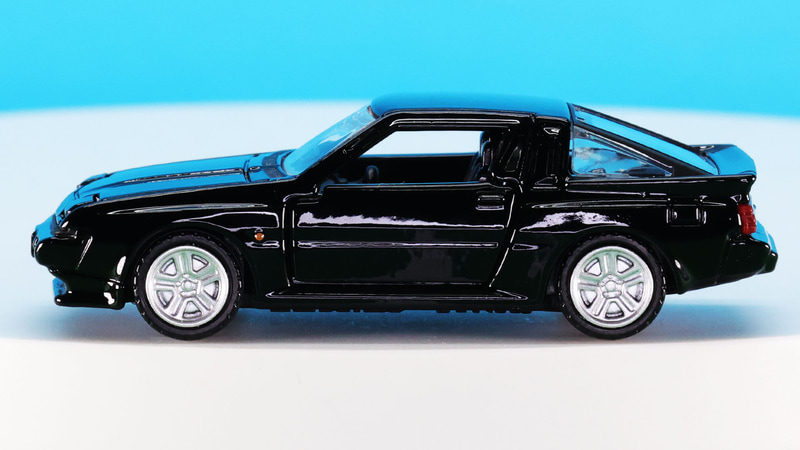 5穴5本スポークの純正ホイールを精密に再現