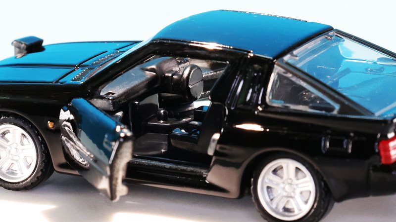 やっぱりドアが開くトミカは楽しい！