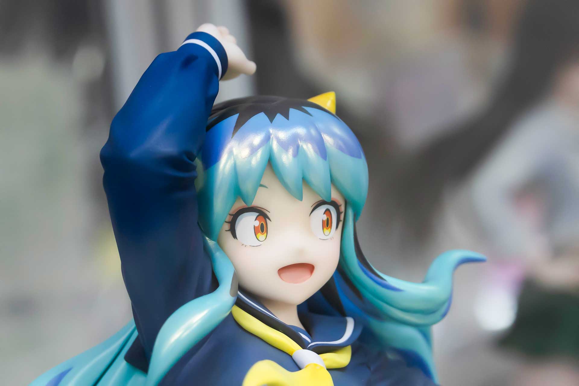 長い髪の色合いも美しい