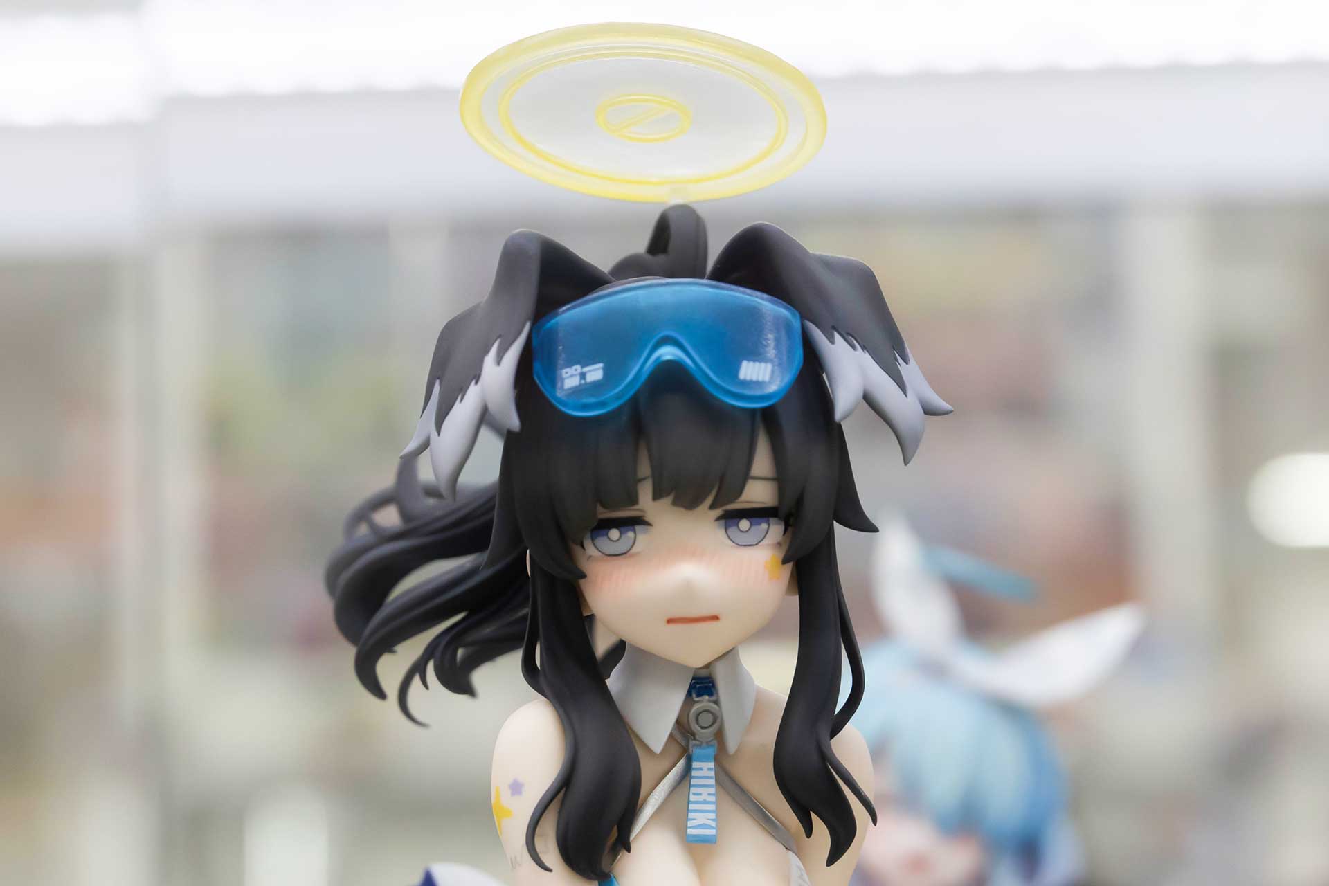 少し照れた表情がかわいい