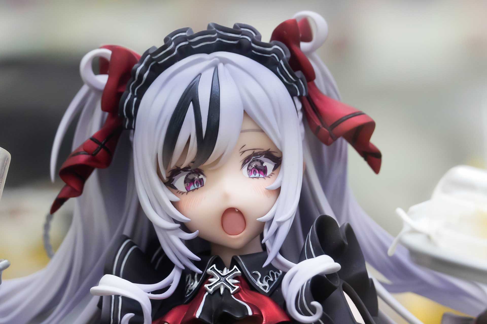 びっくりしたような表情のエルベ