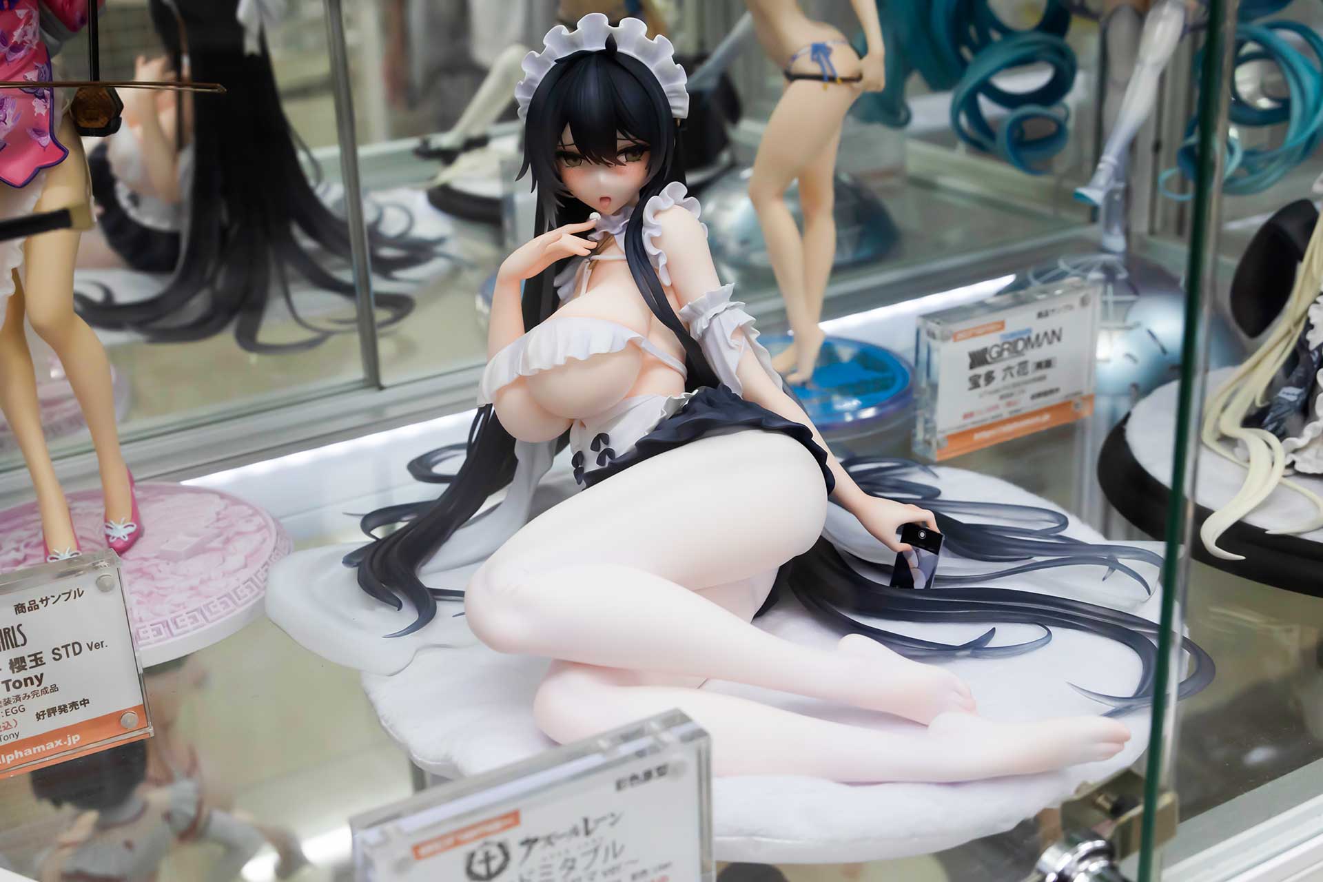 フィギュアの素材はPVCで、全高は約190mmだ