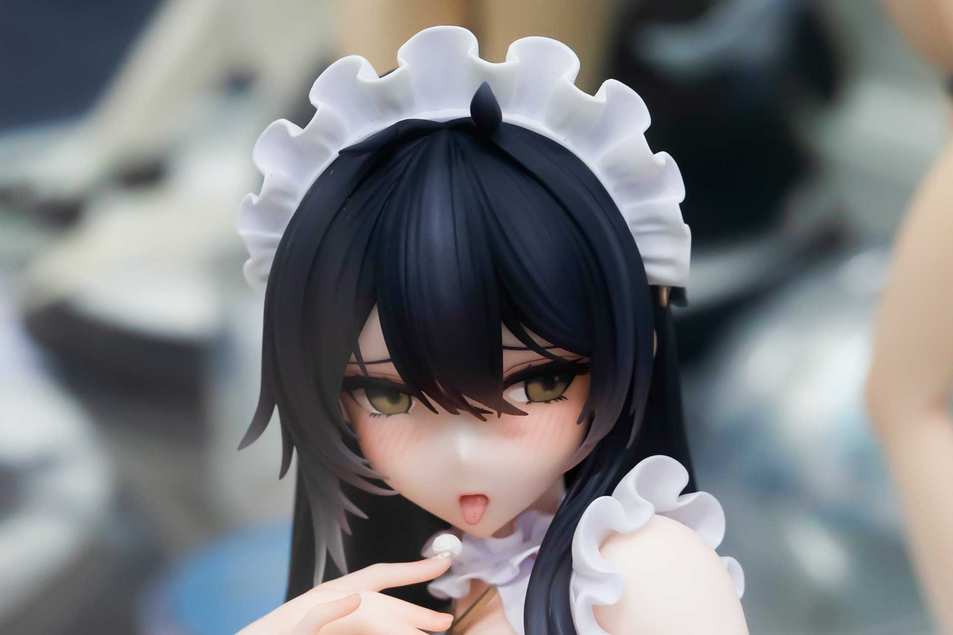 少し赤ら顔をしたインドミタブル