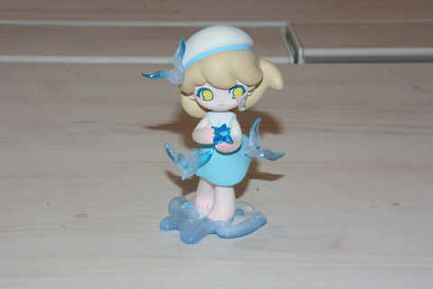 【美品】デザイナーズトイ　AZURA サイン入り 2025年最新】Azura サインの人気アイテム - メルカリ