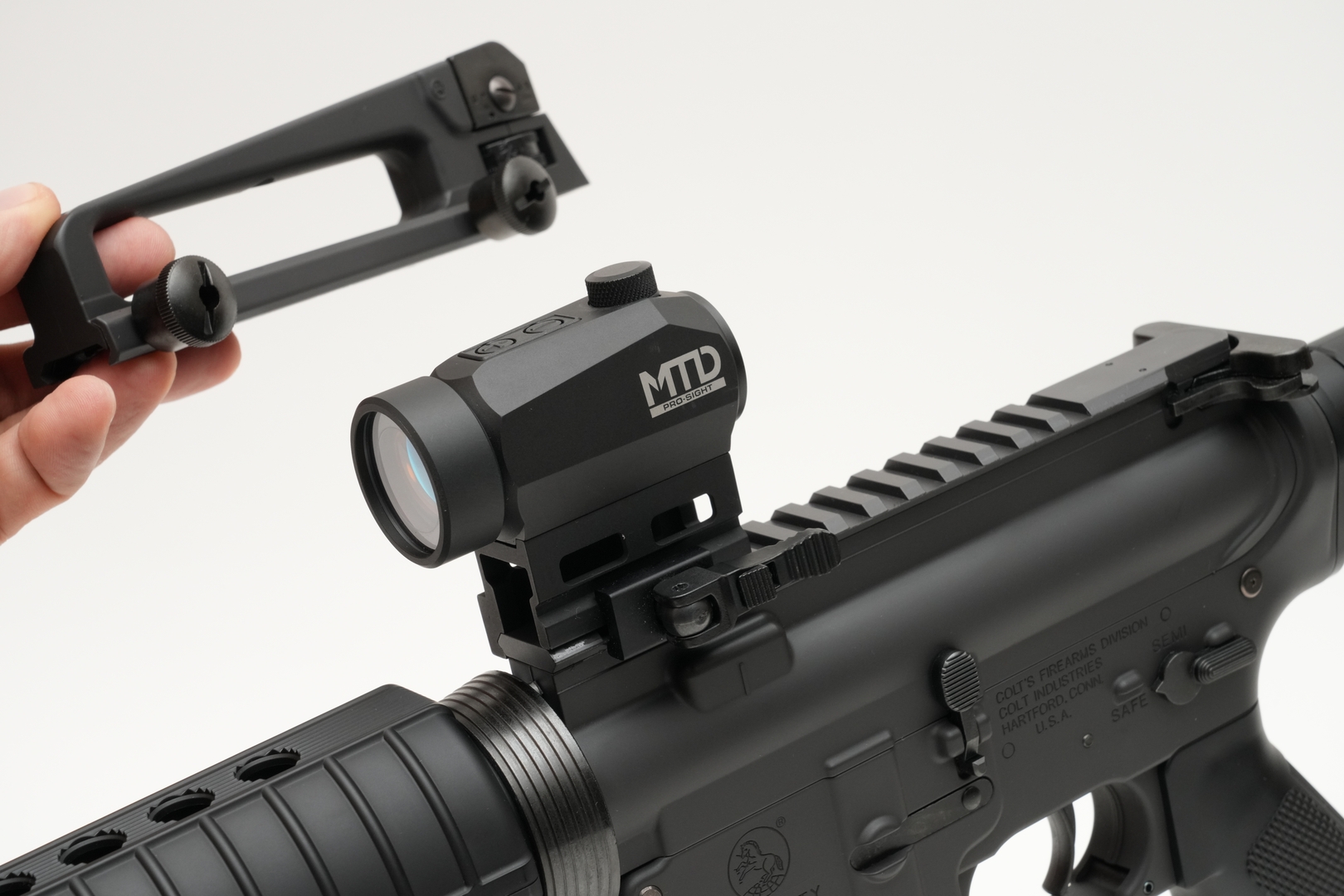 精度が向上した「M4A1R」だからこそぜひ光学サイトを取り付けたい