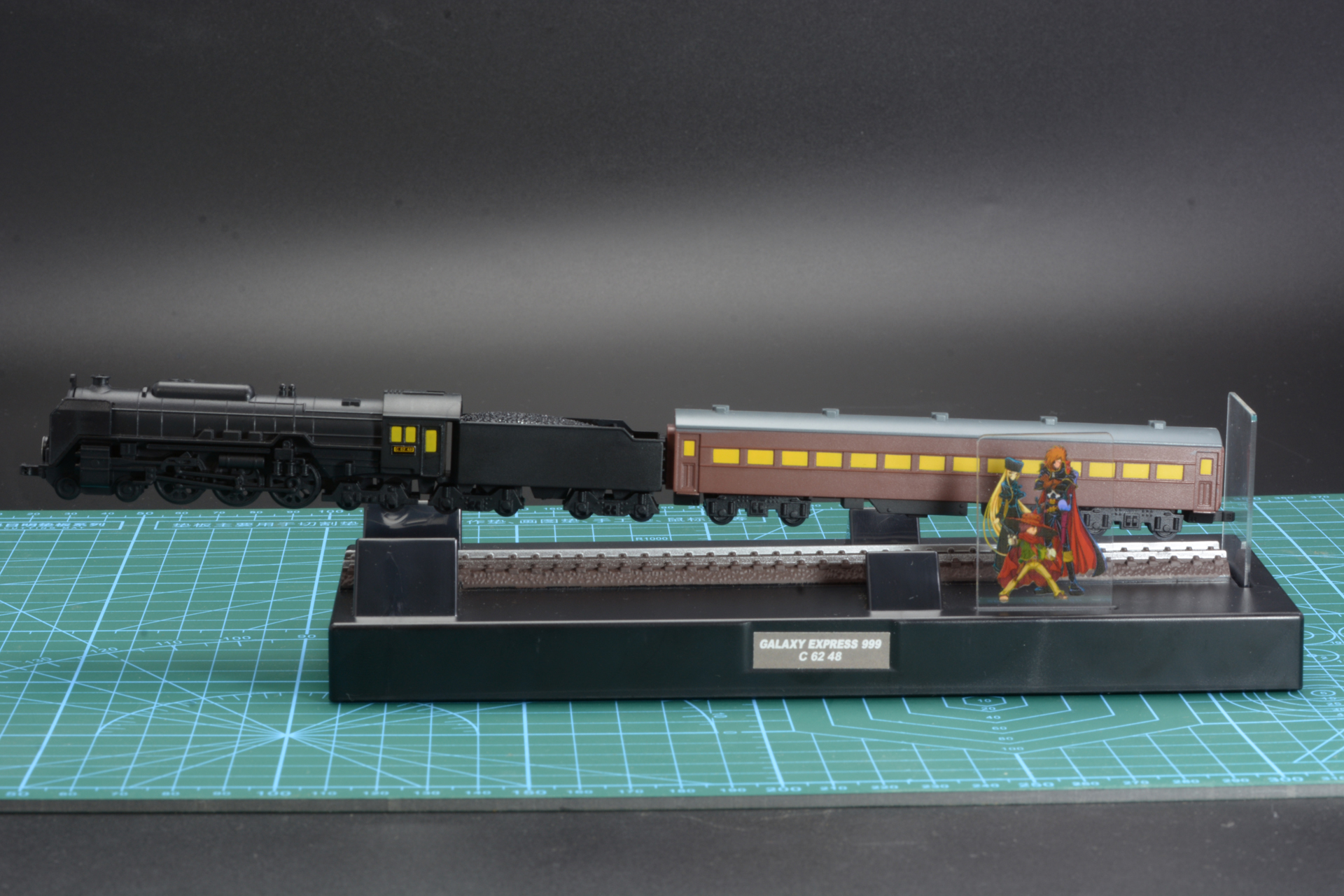 磁石の反発力で浮遊する。配置の様子は次章の動画で見せたい