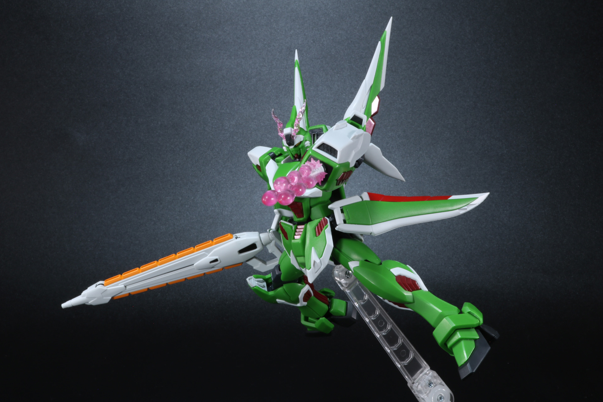 「ノーズローター」の「3連ビームマシンガン」を発射