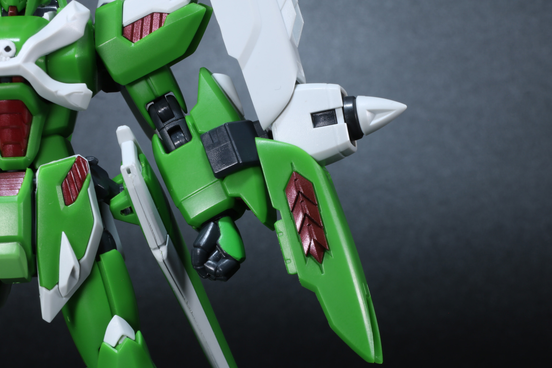 ジョイントパーツは腕部に装着するものと手首パーツに持たせるものの2種類