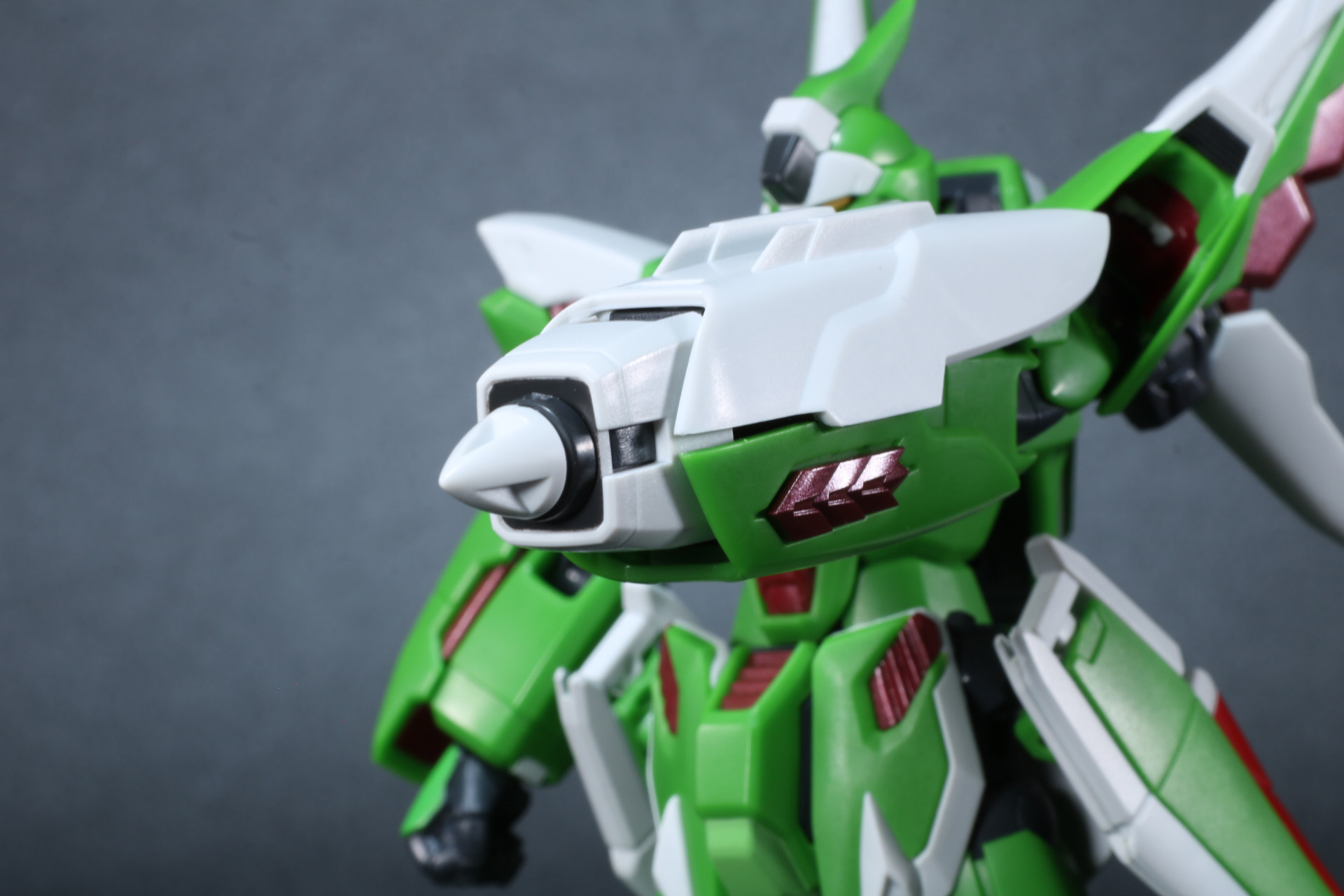 手首パーツに持たせた状態では折りたたむことで「ノーズローター」状態にできる。また、「3連ビームマシンガンエフェクト」に対応