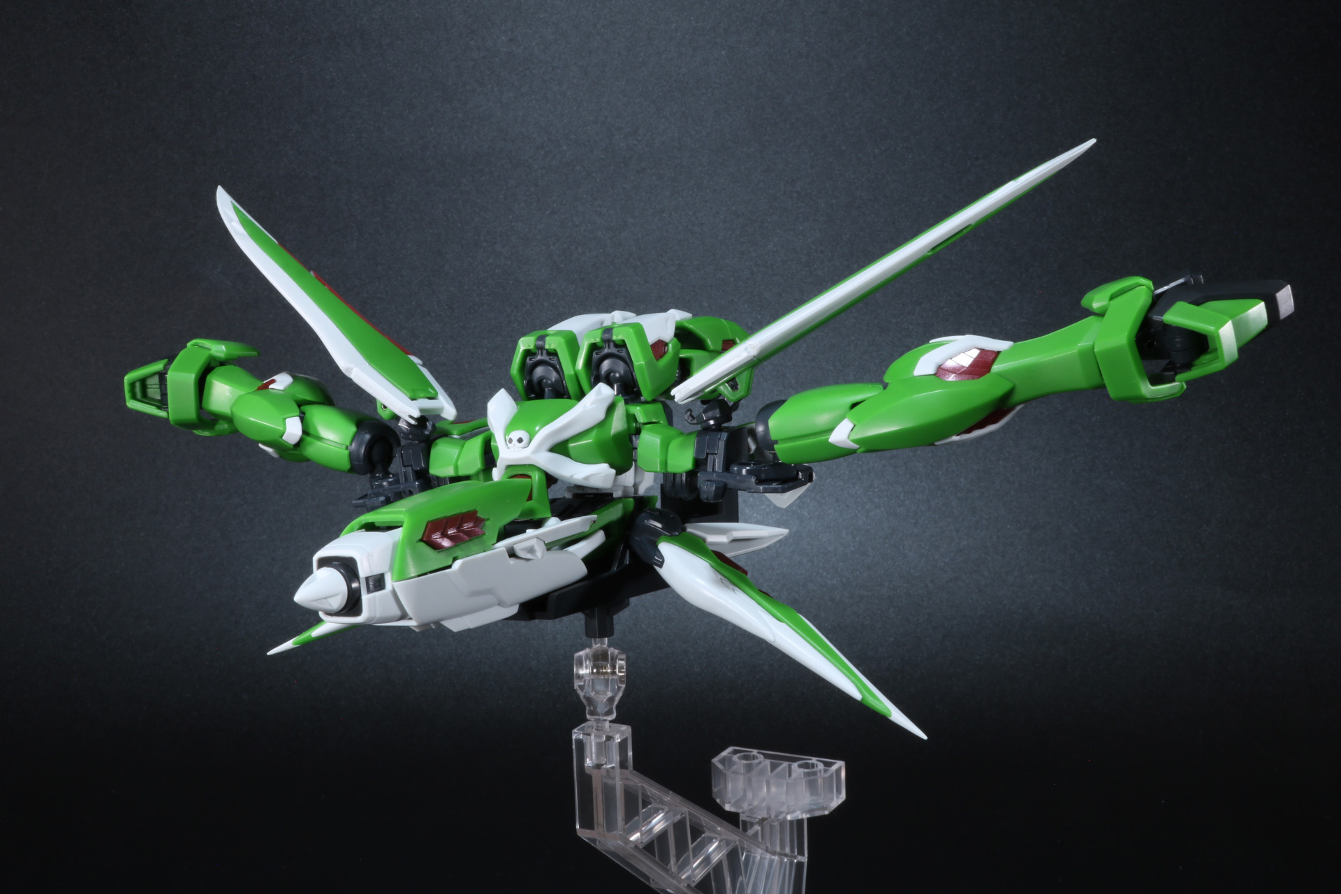 「ミスティック・シールド」を装着した「ファントムガンダムV2改」の蜃気楼鳥（ミラージュワゾー）