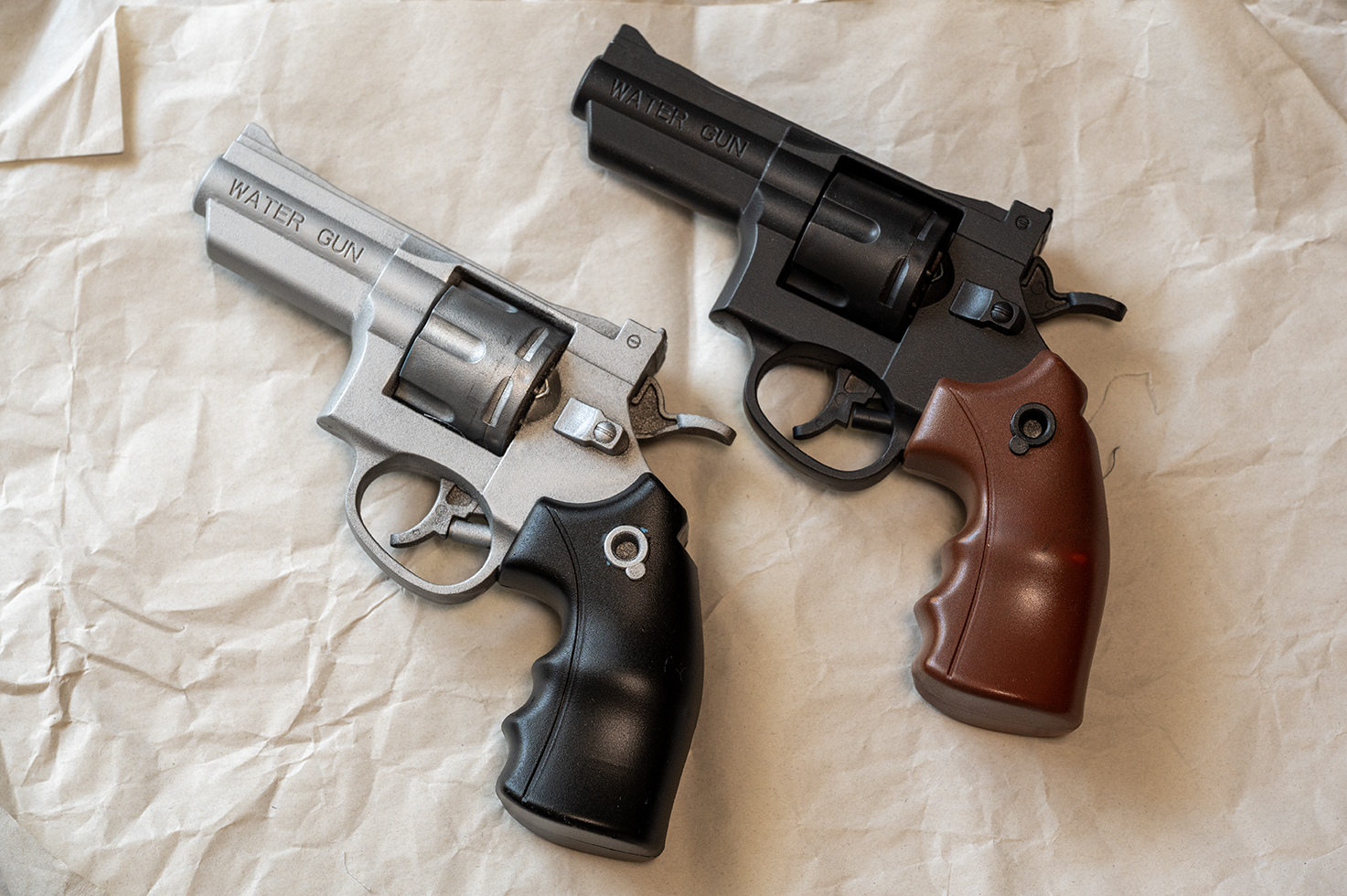 なかなかかっこよく仕上げられたが水鉄砲としての機能は低下してしまったのは反省点だ。もっと分解しやすい構造だったらより細かく塗装できたかもしれない。処理に関しても学ぶことが多かった