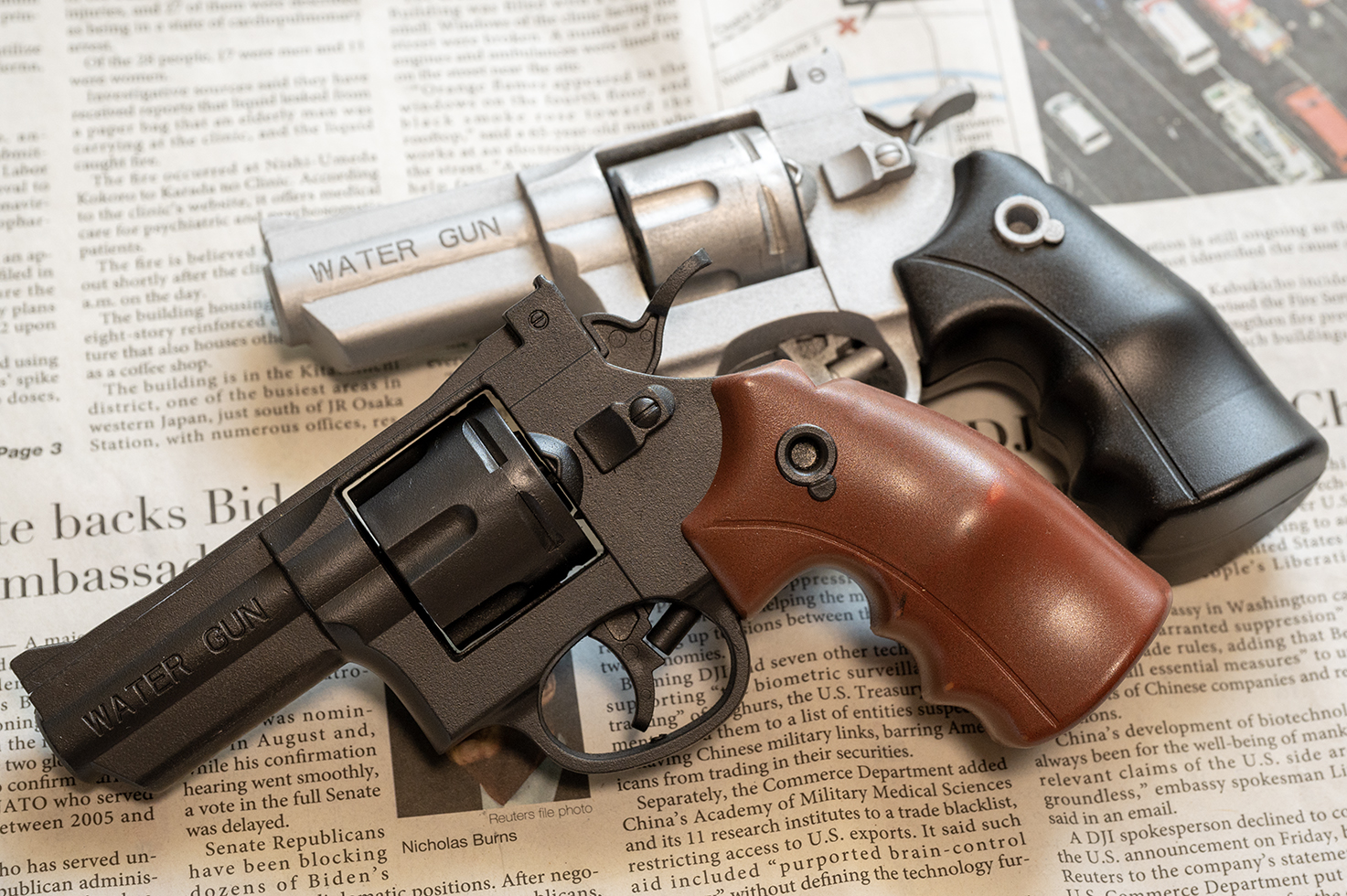 なかなかかっこよく仕上げられたが水鉄砲としての機能は低下してしまったのは反省点だ。もっと分解しやすい構造だったらより細かく塗装できたかもしれない。処理に関しても学ぶことが多かった