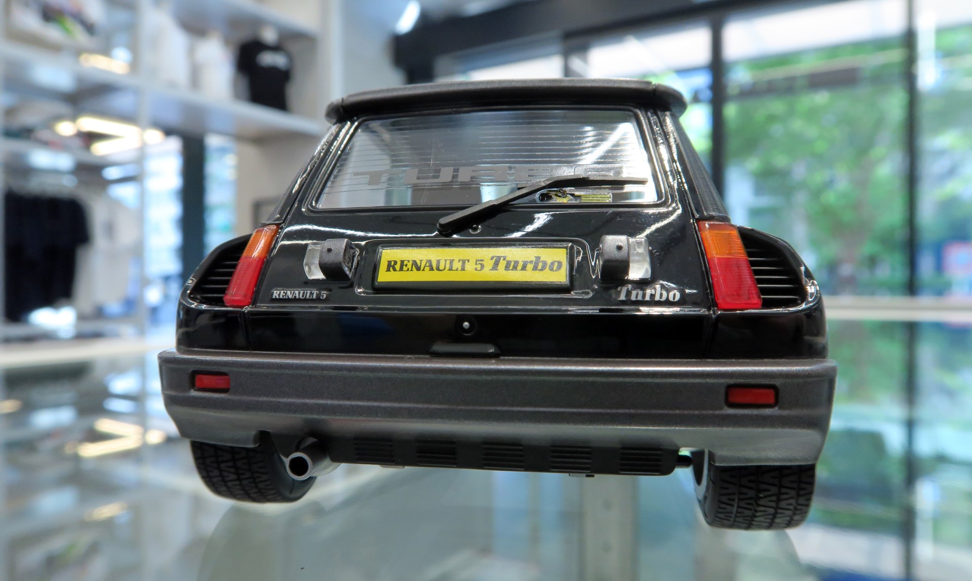 計器類など、車内インテリアも細かいところまで造り込まれている