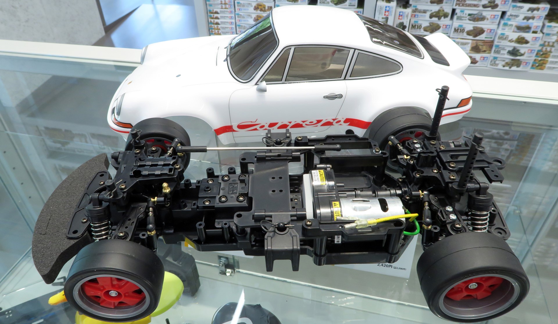 ユニット化された各部位を組み合わせていくので、確かに組み立てやすそうだ