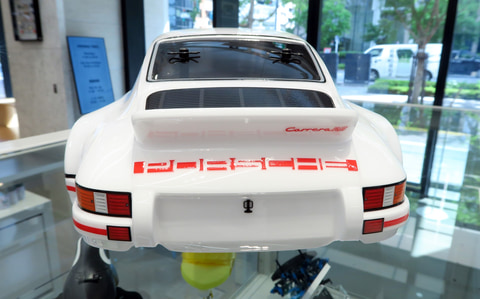 特別企画】【タミヤ撮り下ろし】「1/10RC ポルシェ911 カレラ RSR 2.8