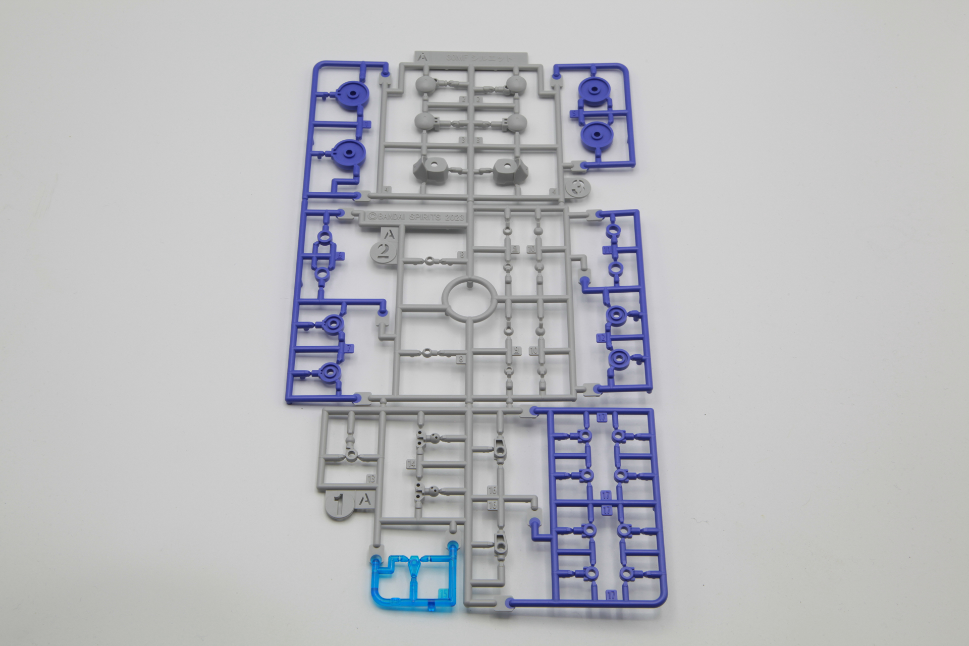 各部ジョイントや腕部、脚部のリングを構成しているAランナー