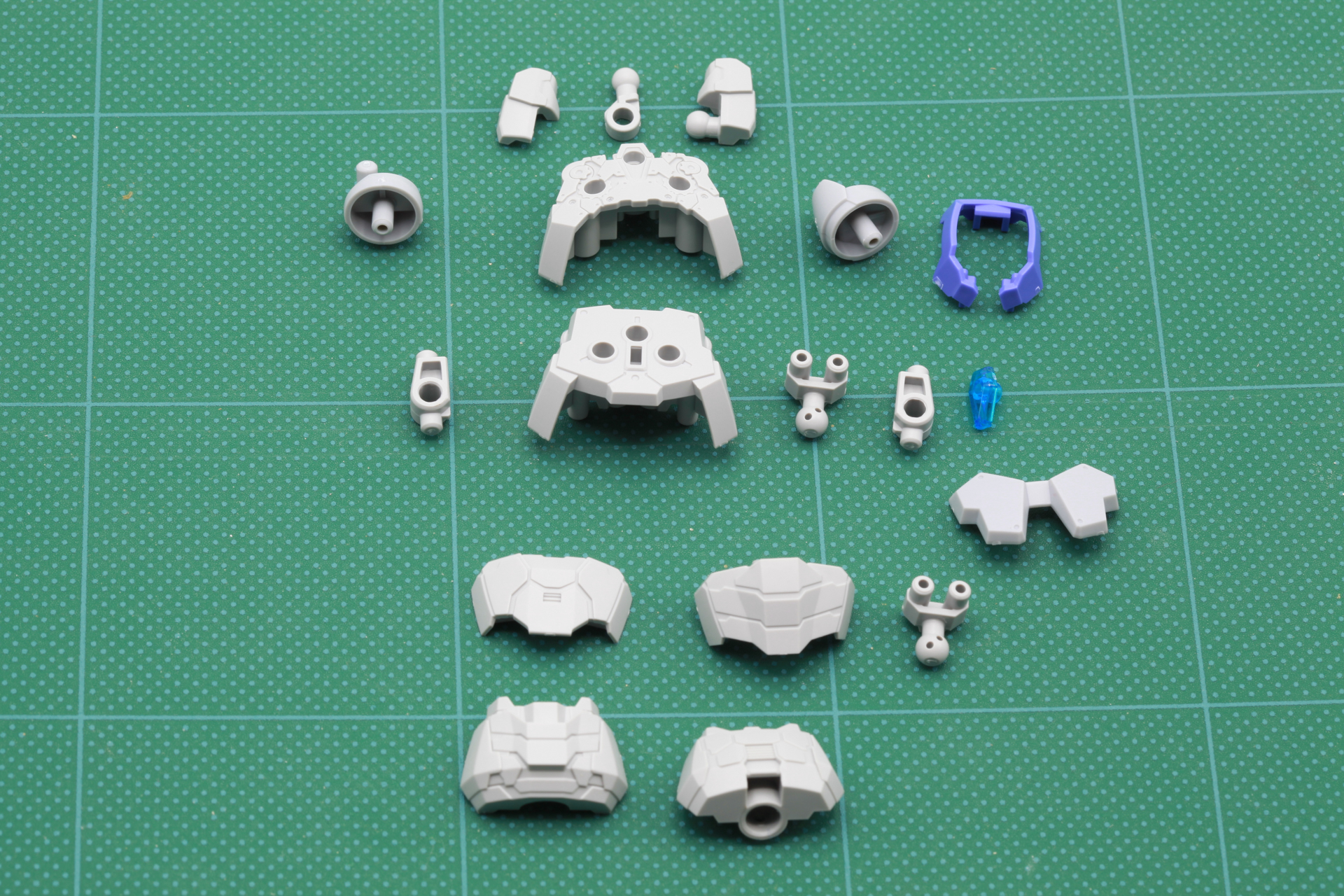 胴体部分は3つのパーツを組み合わせて表現