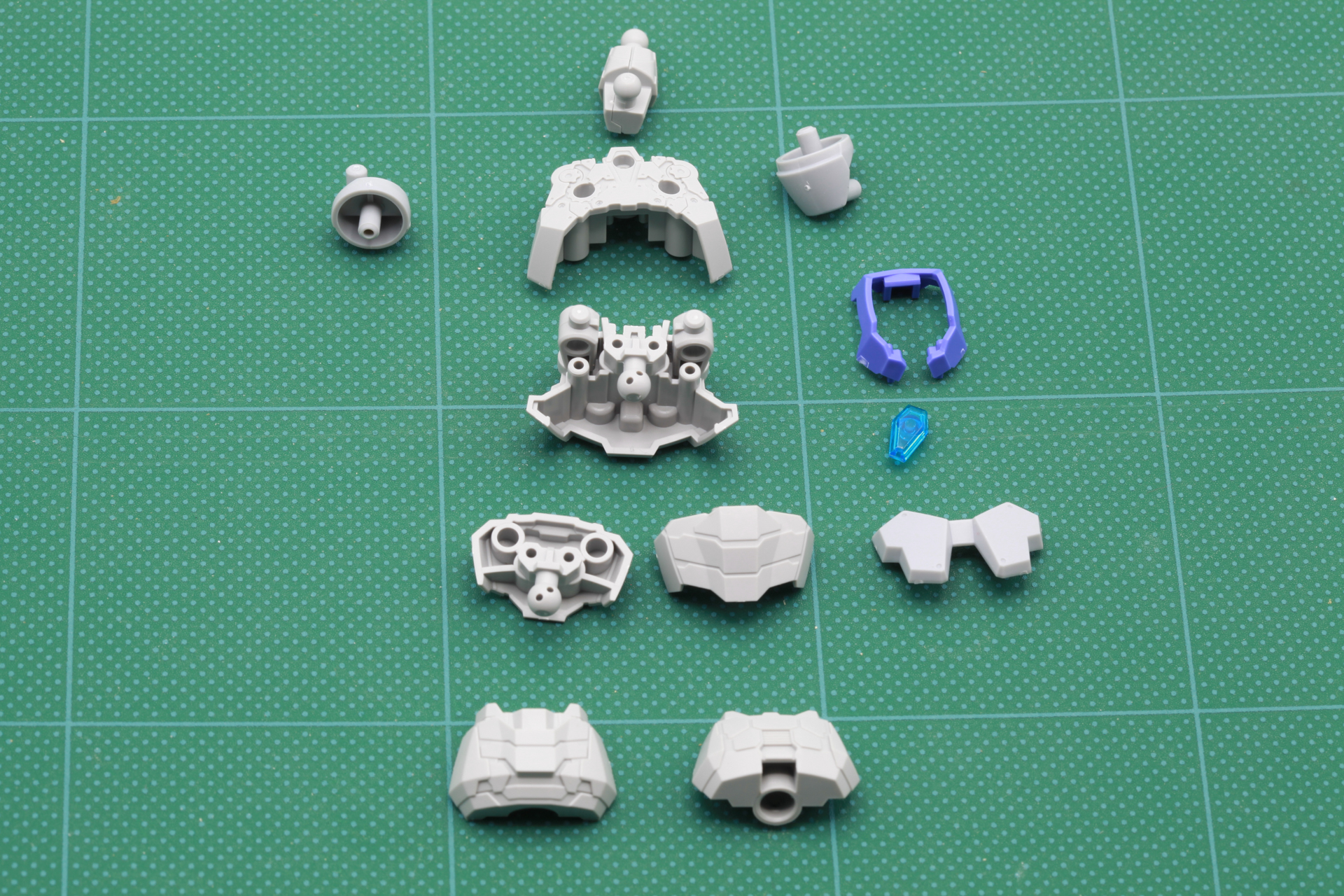 胴体部分は3つのパーツを組み合わせて表現