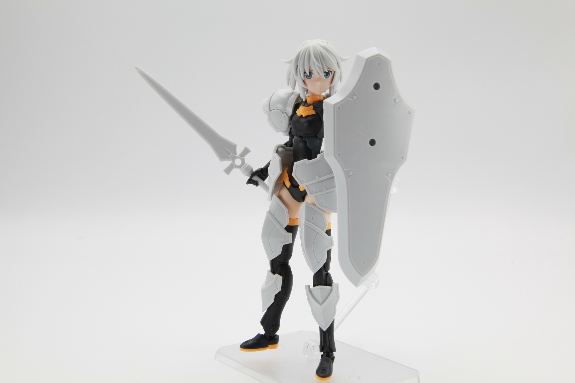 「30MF リーベルナイト」のアーマーパーツでナイト風に表現できる