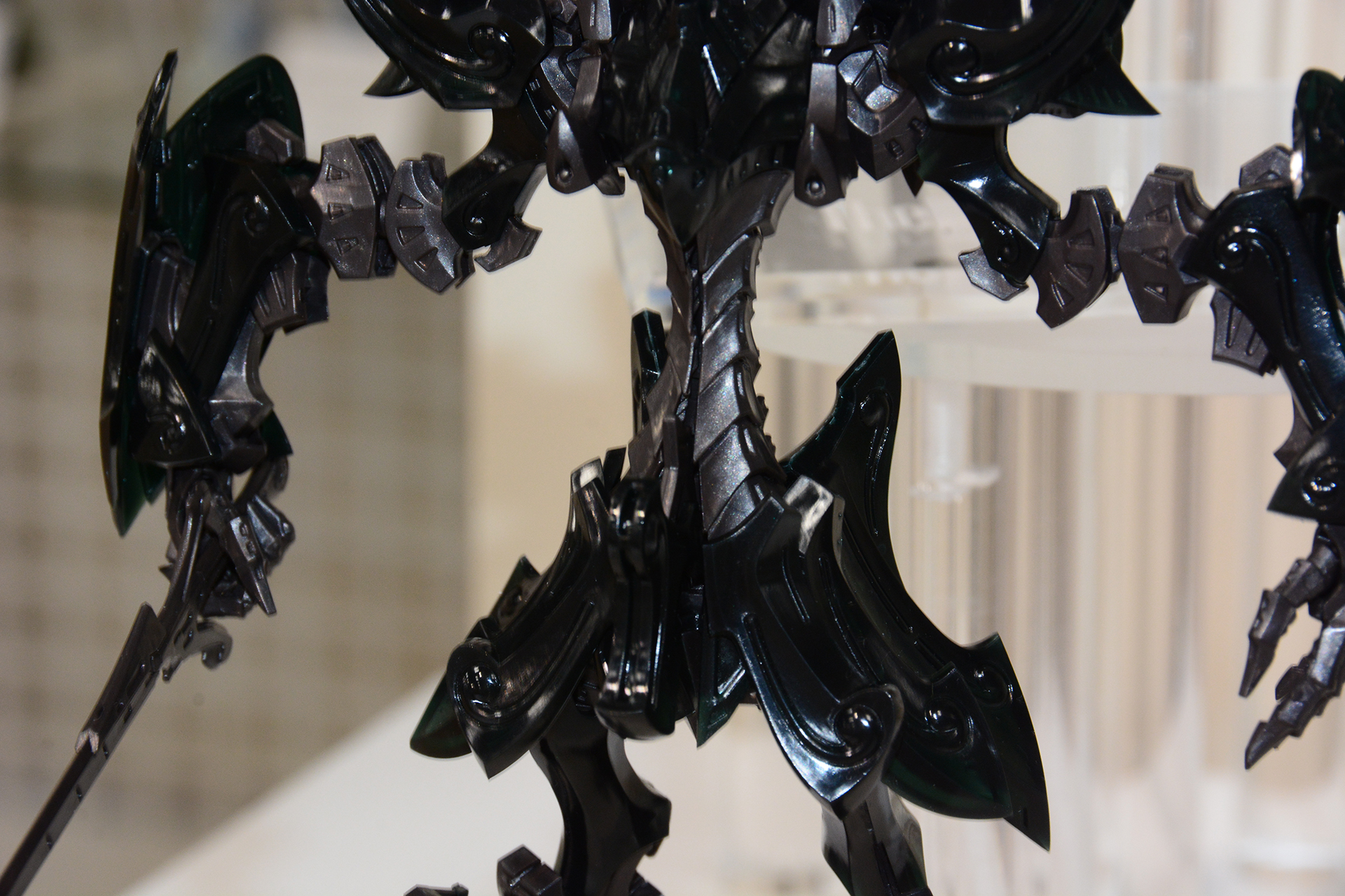 フレームはABSを使用、可動の自由度に加え、渋みを活かしてポーズを決めやすくなっているという