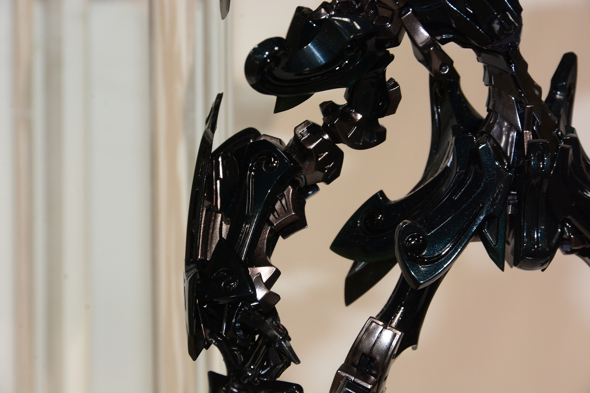 肘や膝のツインスイングはもちろん、上腕の可動などで、「GTMはどのように動くロボットなのか」ということを、組みたて、動かすことで実感できるという