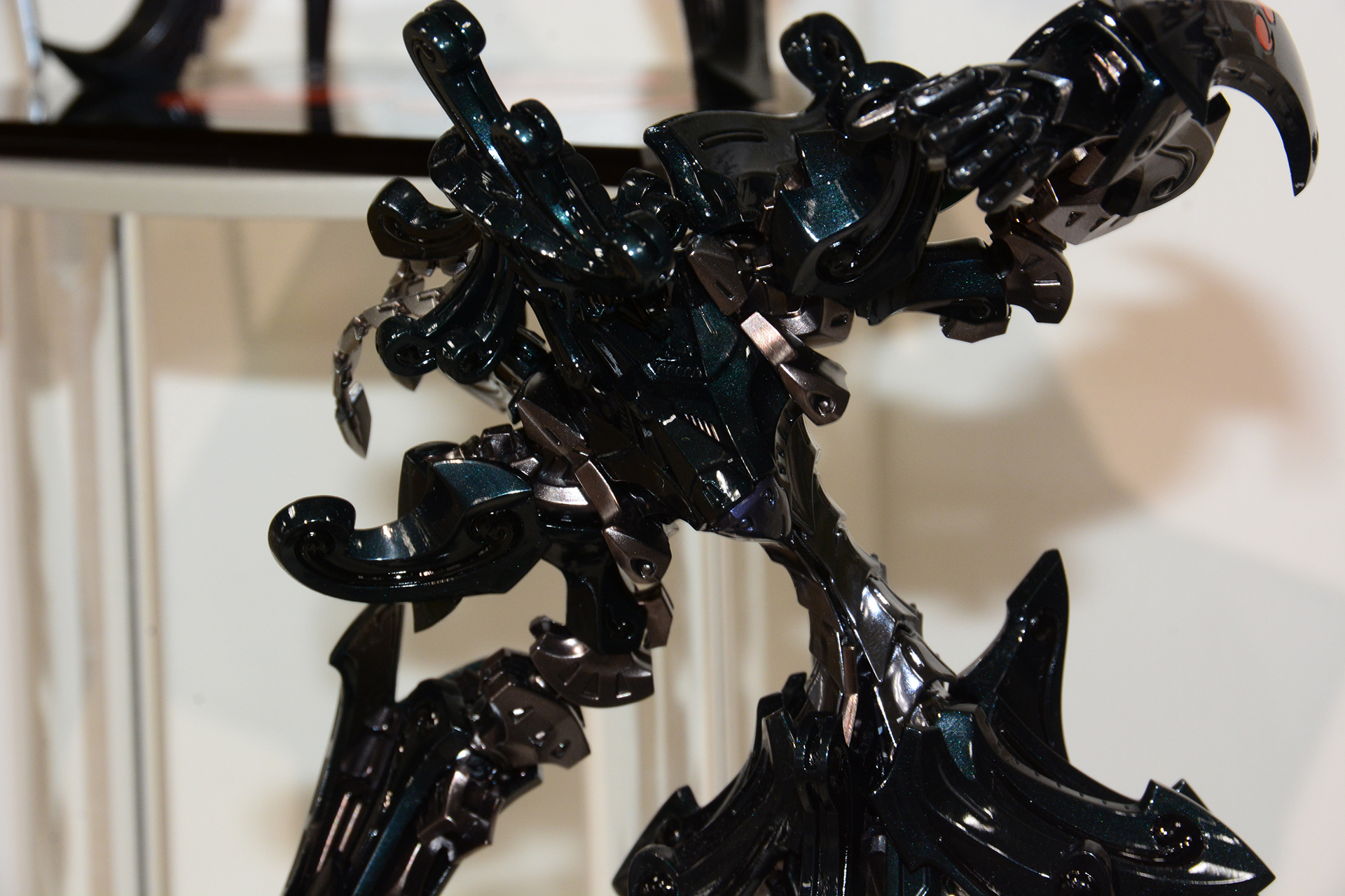 複雑に動く腹部に注目。保持力なども注力ポイントだ