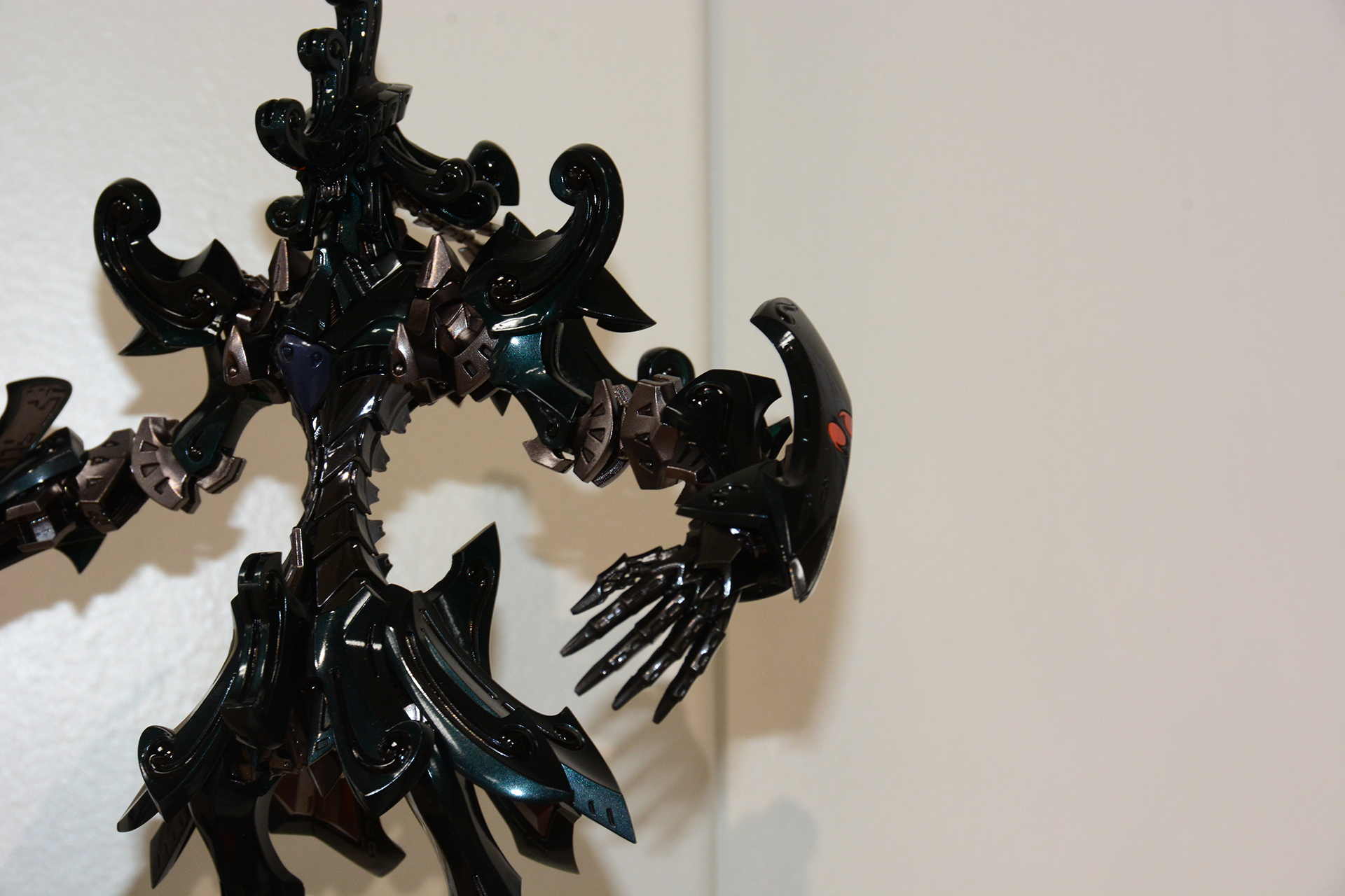 装甲の塗り分けなど、塗装するときの参考になるモデルだ