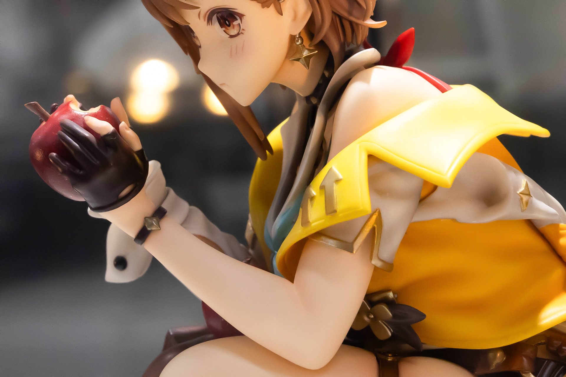 ライザの衣装も凝ったデザインになっている