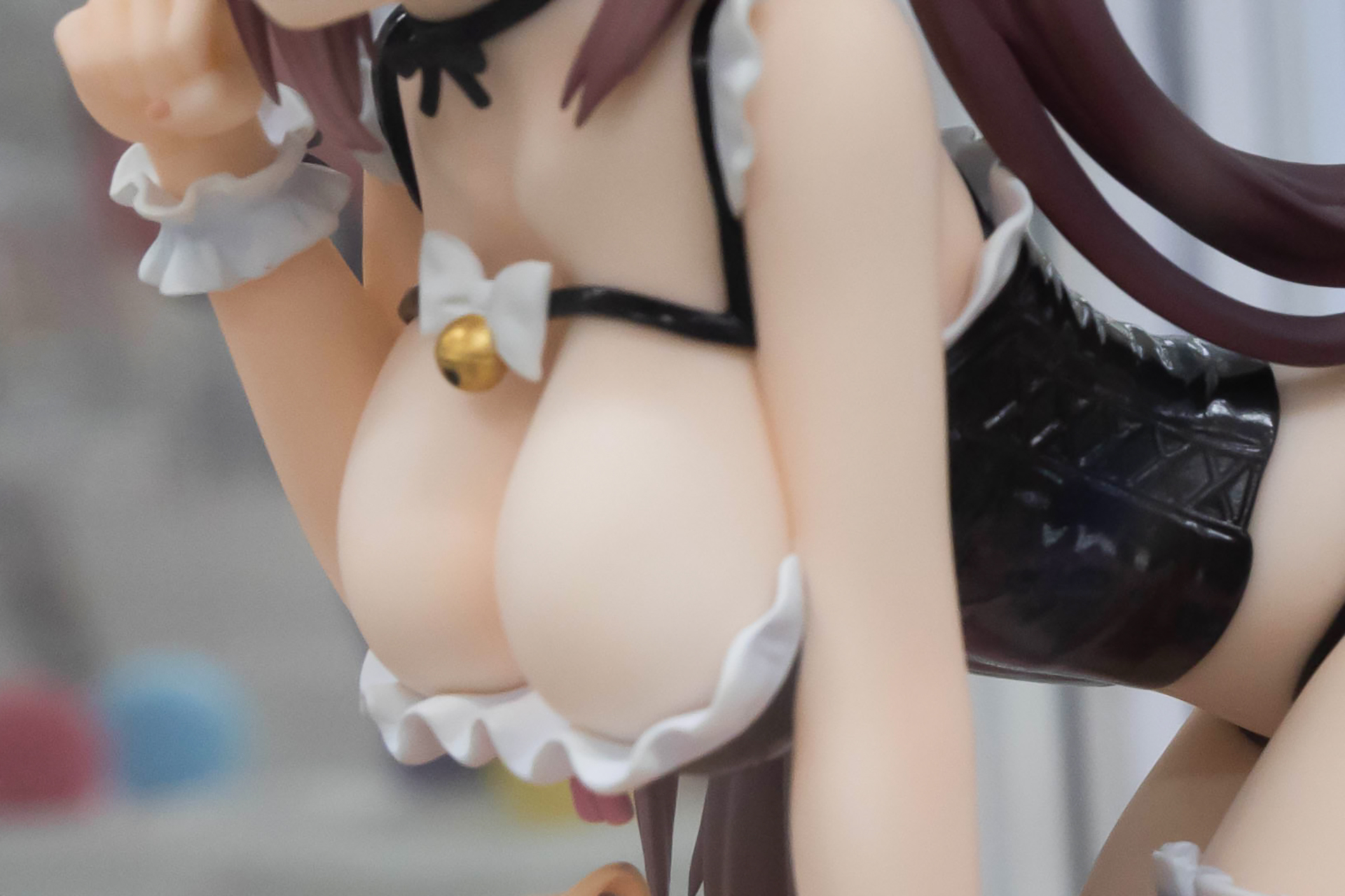 大きなバストについつい目が行ってしまう