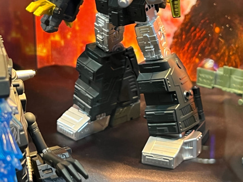 トランスフォーマー」×「ゴジラ」！ 「メガトロン Typeゴジラ