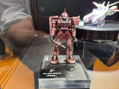 ガンダム」と「グレンダイザーU」のメタリックナノパズルが登場