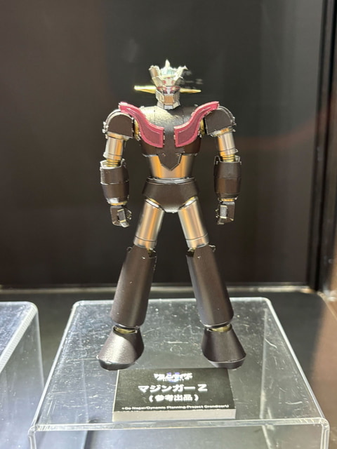 ガンダム」と「グレンダイザーU」のメタリックナノパズルが登場