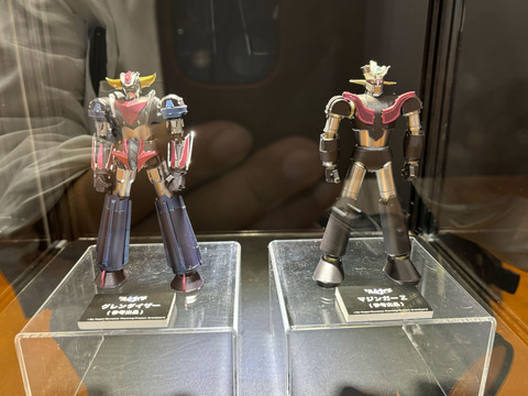 ガンダム」と「グレンダイザーU」のメタリックナノパズルが登場