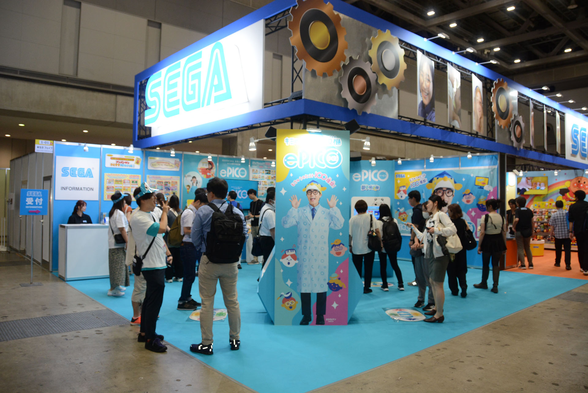 「ePICO たいけん100エディション」はセガ フェイブブースの一押し。4台の試遊台が出展されていた。この試遊台は一般日でも遊べるという