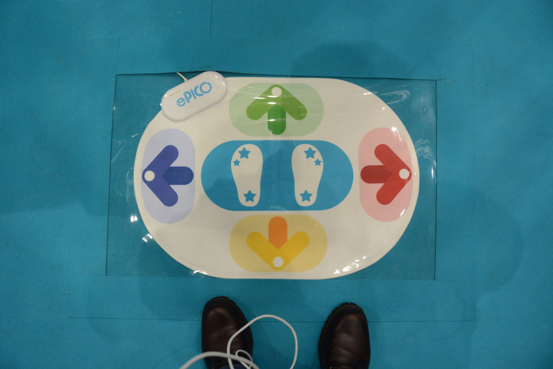 マット。子供向けのためちょっと小さめ