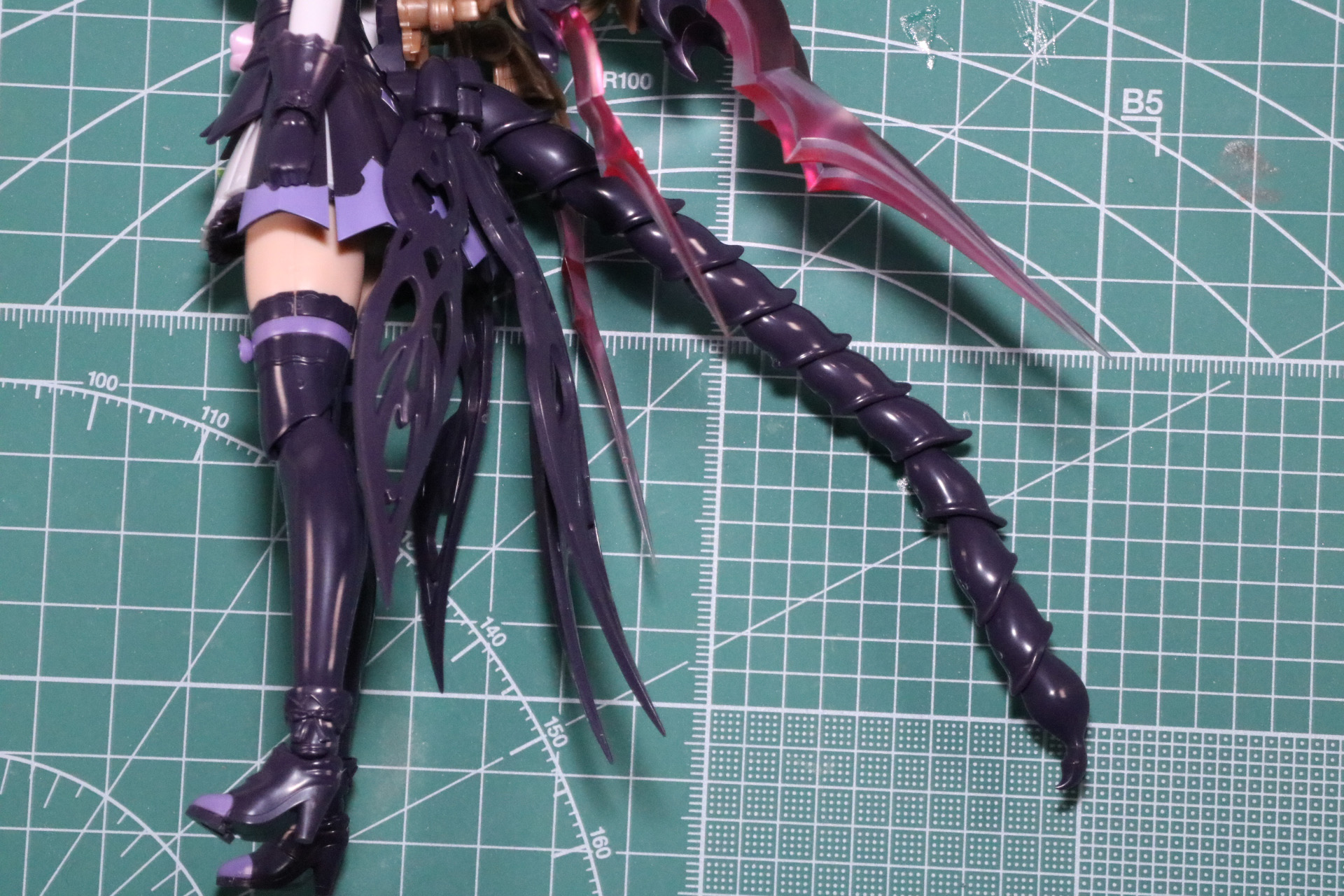 右肩のアーマー