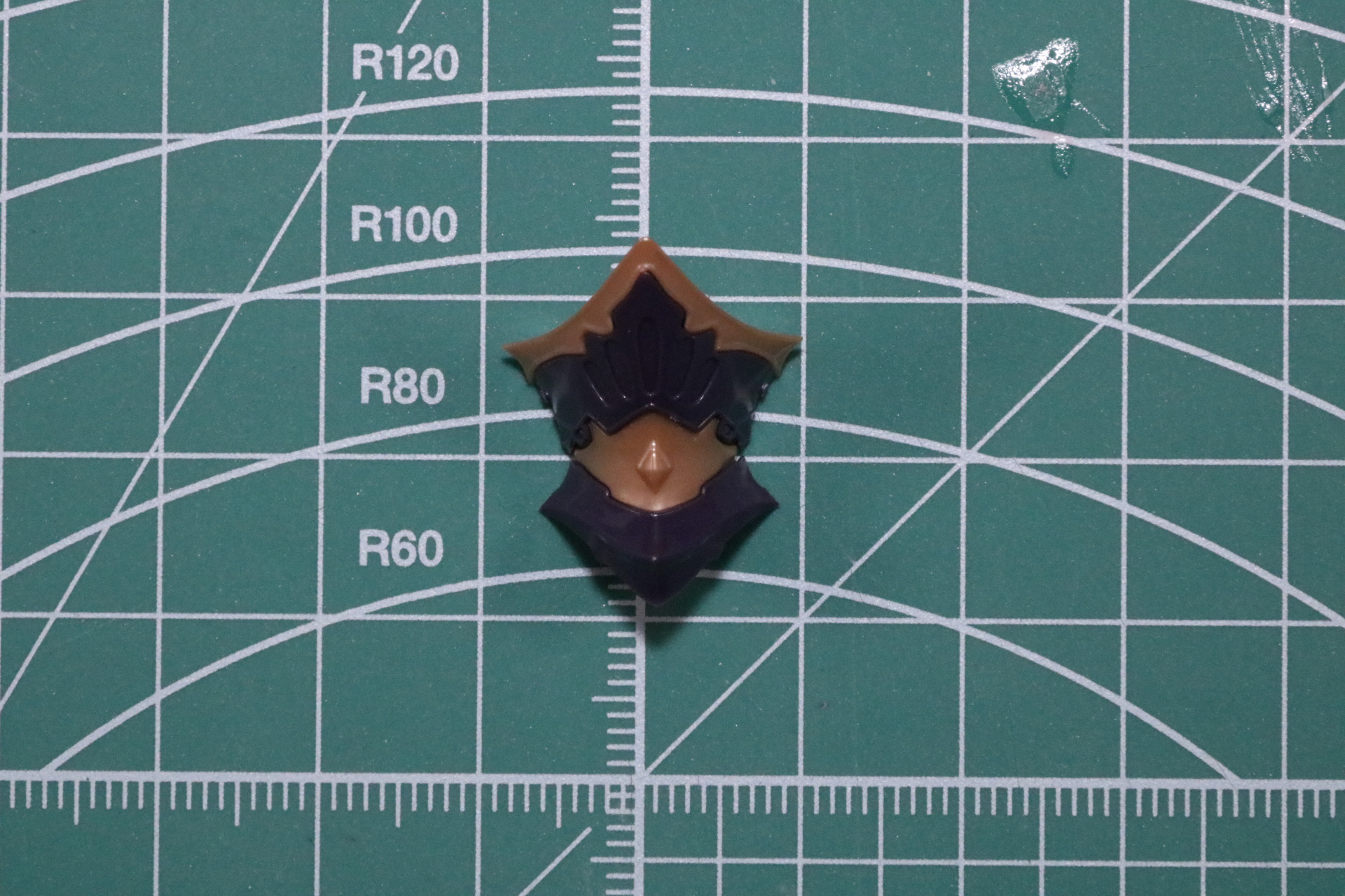 右肩のアーマー