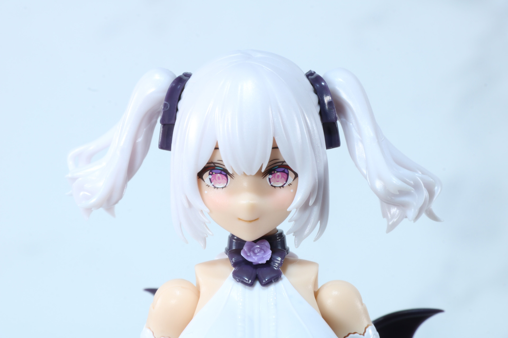 パーツの差し替えで角のない状態にすることもできる