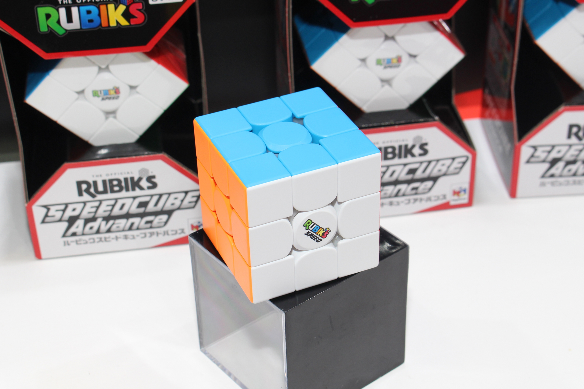 「ルービックスピードキューブアドバンス」。10月中旬発売予定。価格は3,960円