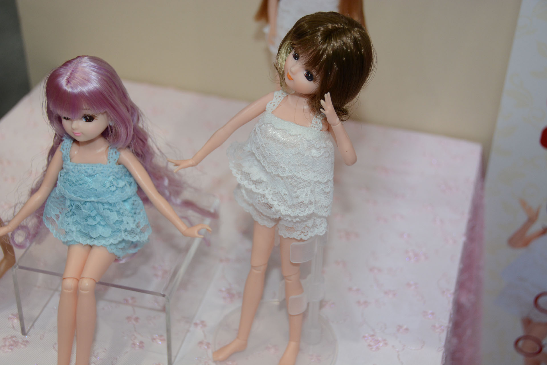 「フォトジェニックリカ」は、多くの関節を盛り込んだ「ネオリカボディ」を採用している