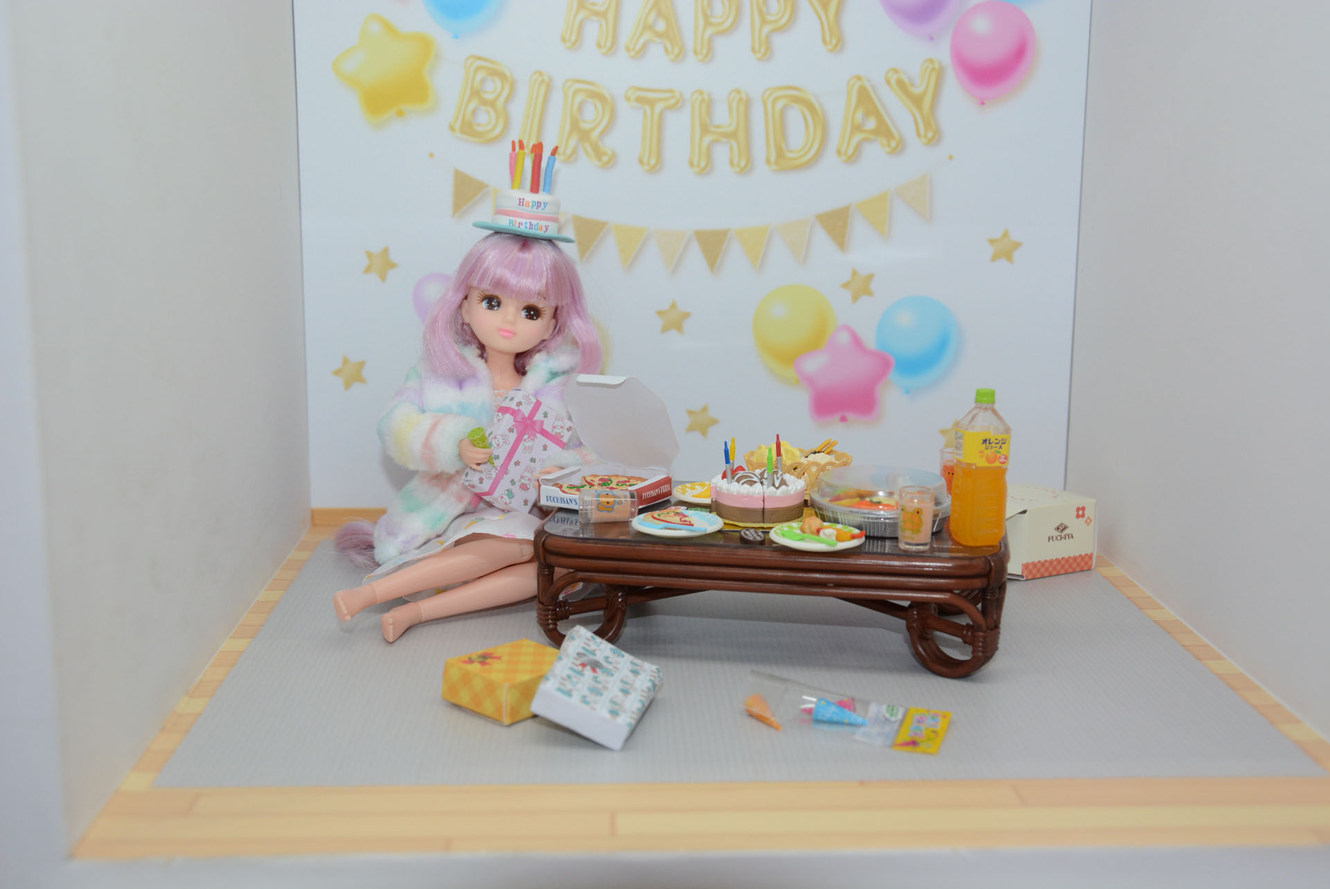 自然な座り方、首を傾けたり、足を開いたり、ポーズにこだわりたい可能性を持ったフィギュアだ