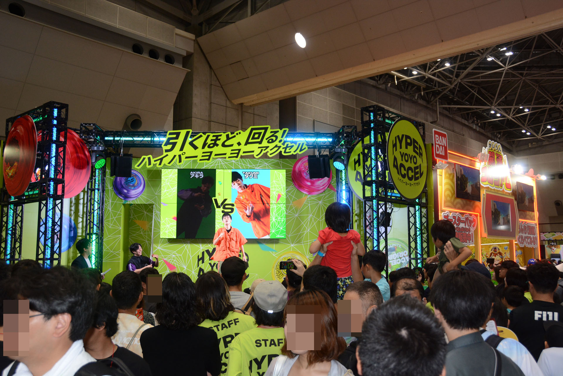 対戦コンテンツや試遊台も多く、かなり熱気があった