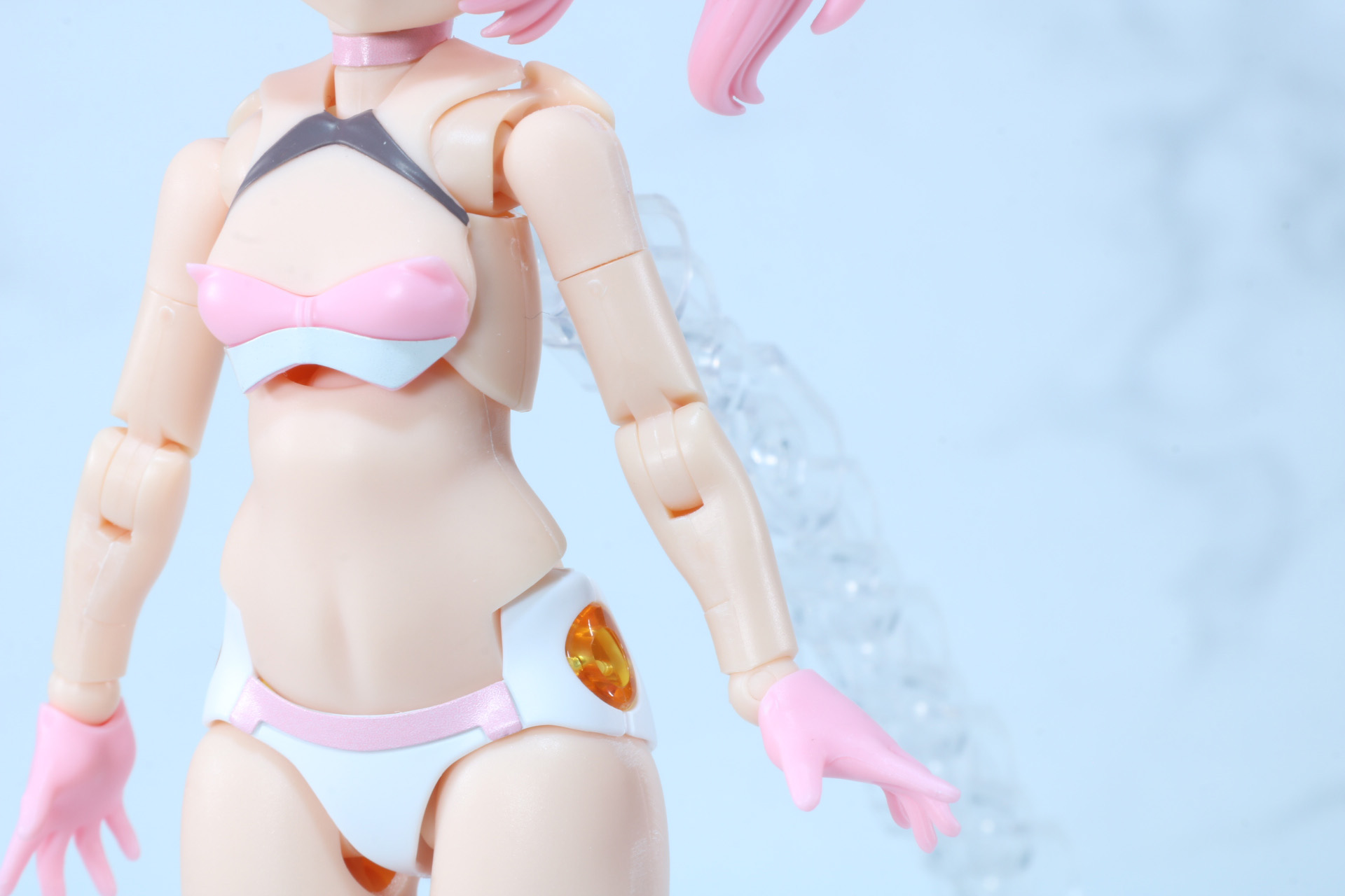 腰のサイドにジョイント穴が追加